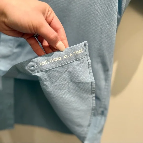 Lululemon Ocean/Teal Airing Easy Short-Sleeve Button Up Shirt Mens Size Small - Picture 4 of 8